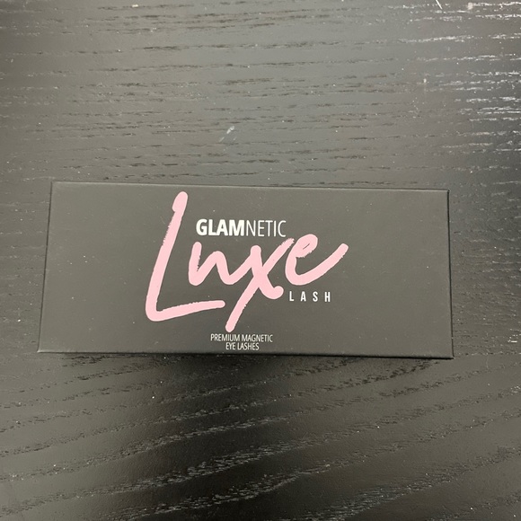 Glamnetic magnetic lashes - Picture 6 of 8